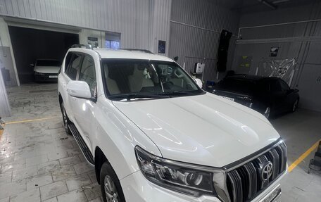 Toyota Land Cruiser Prado 150 рестайлинг 2, 2018 год, 4 600 000 рублей, 3 фотография