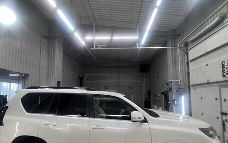 Toyota Land Cruiser Prado 150 рестайлинг 2, 2018 год, 4 600 000 рублей, 6 фотография