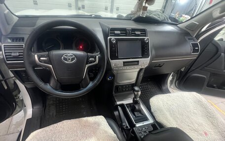 Toyota Land Cruiser Prado 150 рестайлинг 2, 2018 год, 4 600 000 рублей, 15 фотография