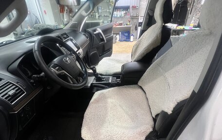 Toyota Land Cruiser Prado 150 рестайлинг 2, 2018 год, 4 600 000 рублей, 14 фотография