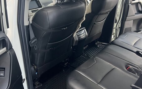 Toyota Land Cruiser Prado 150 рестайлинг 2, 2018 год, 4 600 000 рублей, 17 фотография