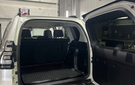 Toyota Land Cruiser Prado 150 рестайлинг 2, 2018 год, 4 600 000 рублей, 18 фотография