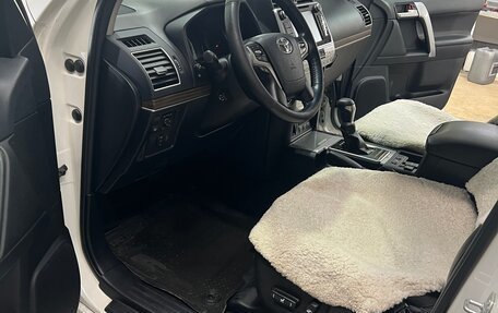 Toyota Land Cruiser Prado 150 рестайлинг 2, 2018 год, 4 600 000 рублей, 16 фотография