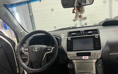 Toyota Land Cruiser Prado 150 рестайлинг 2, 2018 год, 4 600 000 рублей, 22 фотография