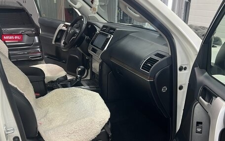 Toyota Land Cruiser Prado 150 рестайлинг 2, 2018 год, 4 600 000 рублей, 26 фотография