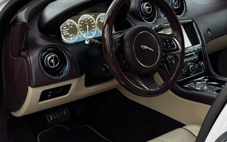 Jaguar XJ IV (X351), 2011 год, 3 200 000 рублей, 10 фотография