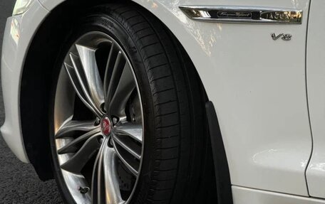 Jaguar XJ IV (X351), 2011 год, 3 200 000 рублей, 11 фотография