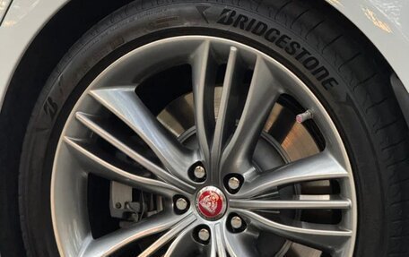 Jaguar XJ IV (X351), 2011 год, 3 200 000 рублей, 12 фотография