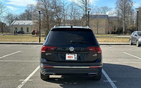 Volkswagen Tiguan II, 2018 год, 2 200 000 рублей, 5 фотография