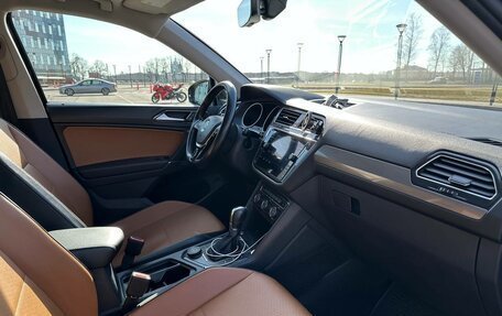 Volkswagen Tiguan II, 2018 год, 2 200 000 рублей, 12 фотография