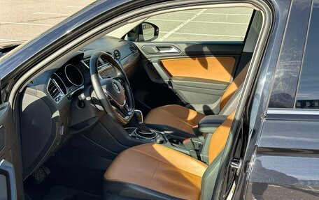 Volkswagen Tiguan II, 2018 год, 2 200 000 рублей, 10 фотография