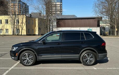 Volkswagen Tiguan II, 2018 год, 2 200 000 рублей, 7 фотография