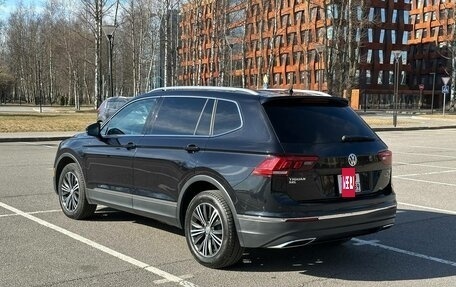 Volkswagen Tiguan II, 2018 год, 2 200 000 рублей, 6 фотография