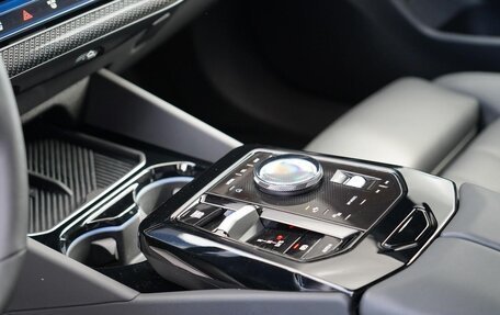 BMW 5 серия, 2025 год, 5 999 999 рублей, 16 фотография