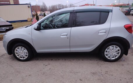 Renault Sandero II рестайлинг, 2021 год, 990 000 рублей, 2 фотография