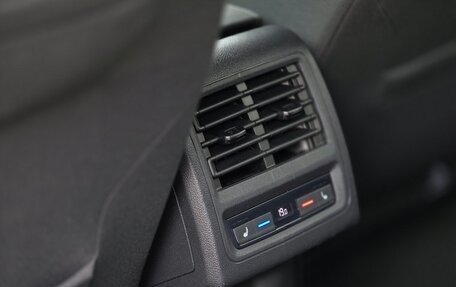 Volkswagen Golf VIII, 2020 год, 2 450 000 рублей, 33 фотография