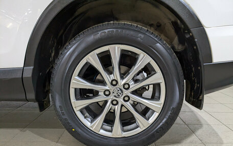 Toyota RAV4, 2018 год, 2 900 000 рублей, 12 фотография