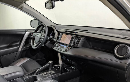 Toyota RAV4, 2018 год, 2 900 000 рублей, 13 фотография