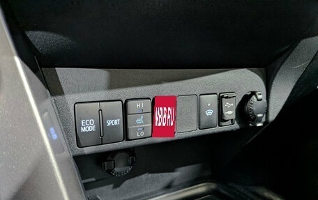 Toyota RAV4, 2018 год, 2 900 000 рублей, 27 фотография