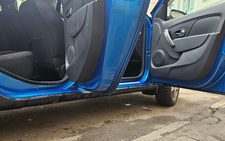 Renault Logan II, 2019 год, 1 000 000 рублей, 2 фотография