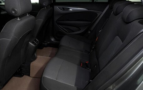 Opel Insignia II рестайлинг, 2019 год, 1 749 000 рублей, 16 фотография