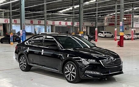 Skoda Superb III рестайлинг, 2023 год, 2 190 000 рублей, 5 фотография