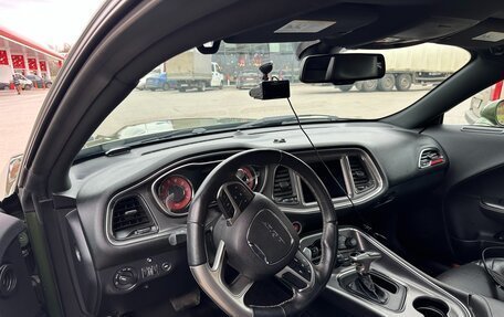 Dodge Challenger III рестайлинг 2, 2017 год, 11 200 000 рублей, 7 фотография