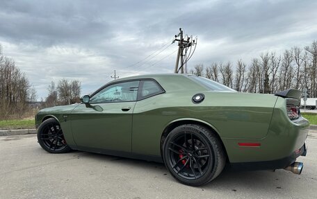 Dodge Challenger III рестайлинг 2, 2017 год, 11 200 000 рублей, 13 фотография