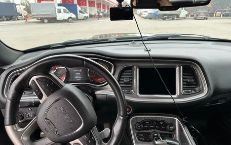 Dodge Challenger III рестайлинг 2, 2017 год, 11 200 000 рублей, 20 фотография