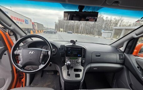 Hyundai Grand Starex Grand Starex I рестайлинг 2, 2010 год, 1 300 000 рублей, 7 фотография