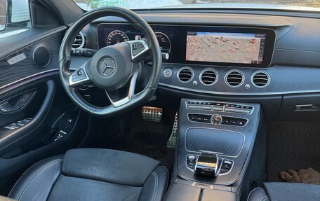 Mercedes-Benz E-Класс, 2018 год, 2 990 000 рублей, 4 фотография