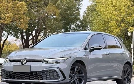 Volkswagen Golf VIII, 2022 год, 2 100 000 рублей, 2 фотография