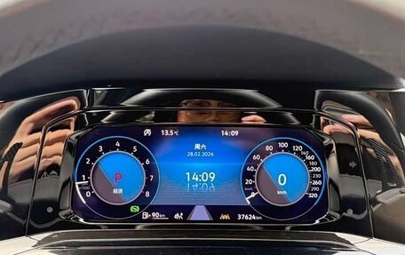 Volkswagen Golf VIII, 2022 год, 2 100 000 рублей, 14 фотография