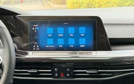 Volkswagen Golf VIII, 2022 год, 2 100 000 рублей, 7 фотография