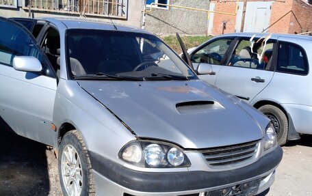 Toyota Avensis III рестайлинг, 2000 год, 125 000 рублей, 1 фотография