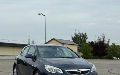 Opel Astra J, 2011 год, 700 000 рублей, 1 фотография