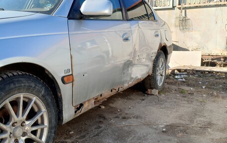 Toyota Avensis III рестайлинг, 2000 год, 125 000 рублей, 8 фотография