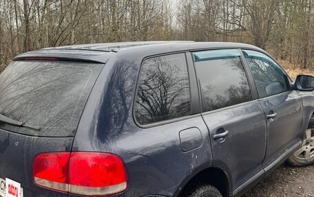 Volkswagen Touareg III, 2004 год, 570 000 рублей, 10 фотография