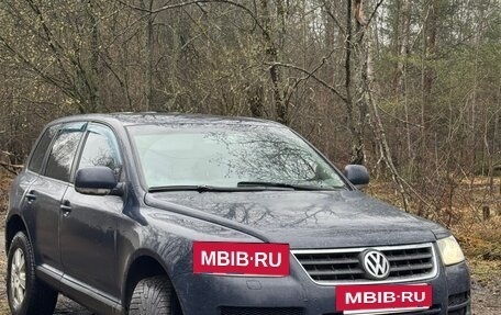 Volkswagen Touareg III, 2004 год, 570 000 рублей, 2 фотография