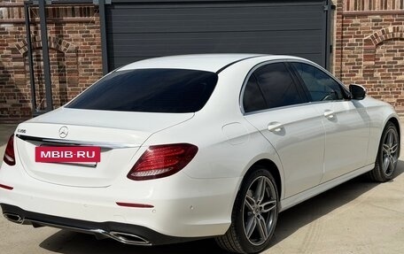 Mercedes-Benz E-Класс, 2019 год, 3 400 000 рублей, 11 фотография