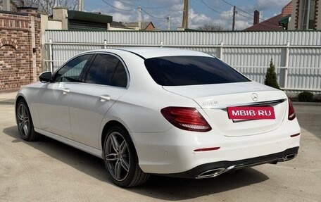 Mercedes-Benz E-Класс, 2019 год, 3 400 000 рублей, 12 фотография