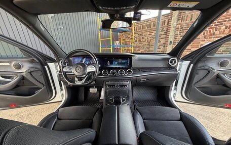 Mercedes-Benz E-Класс, 2019 год, 3 400 000 рублей, 16 фотография