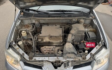 Mitsubishi Outlander III рестайлинг 3, 2005 год, 550 000 рублей, 18 фотография