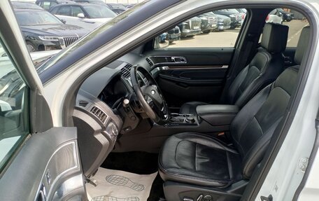 Ford Explorer VI, 2017 год, 2 499 000 рублей, 9 фотография