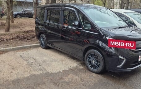 Honda Stepwgn IV, 2015 год, 1 750 000 рублей, 2 фотография