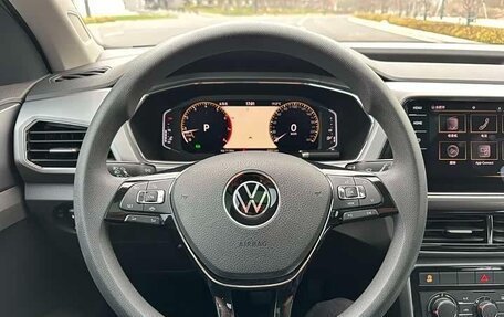 Volkswagen T-Cross I, 2022 год, 1 755 000 рублей, 11 фотография