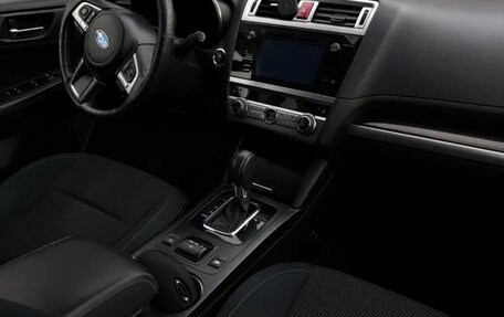 Subaru Outback IV рестайлинг, 2017 год, 2 400 000 рублей, 3 фотография