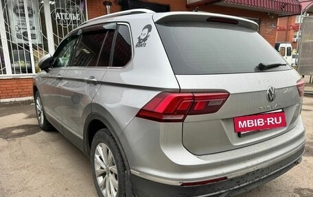 Volkswagen Tiguan II, 2021 год, 3 650 000 рублей, 2 фотография