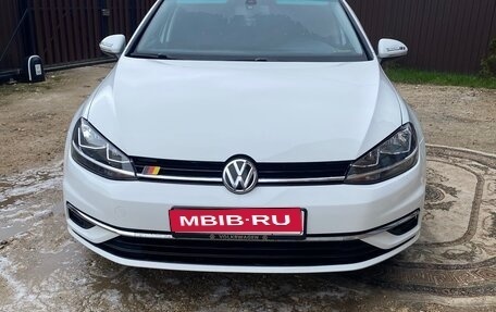 Volkswagen Golf VII, 2019 год, 1 925 000 рублей, 1 фотография