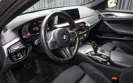 BMW 5 серия, 2019 год, 3 798 000 рублей, 15 фотография